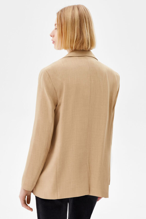 ⁦Feminine-cut Blazer⁩ - الصورة ⁦2⁩