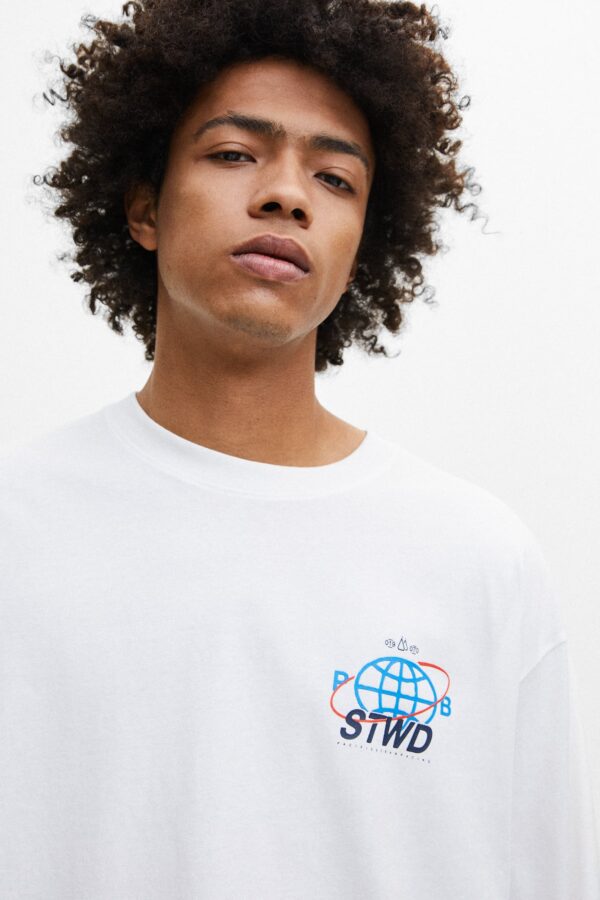 ⁦World Wide Cup Print T-Shirt⁩ - الصورة ⁦3⁩