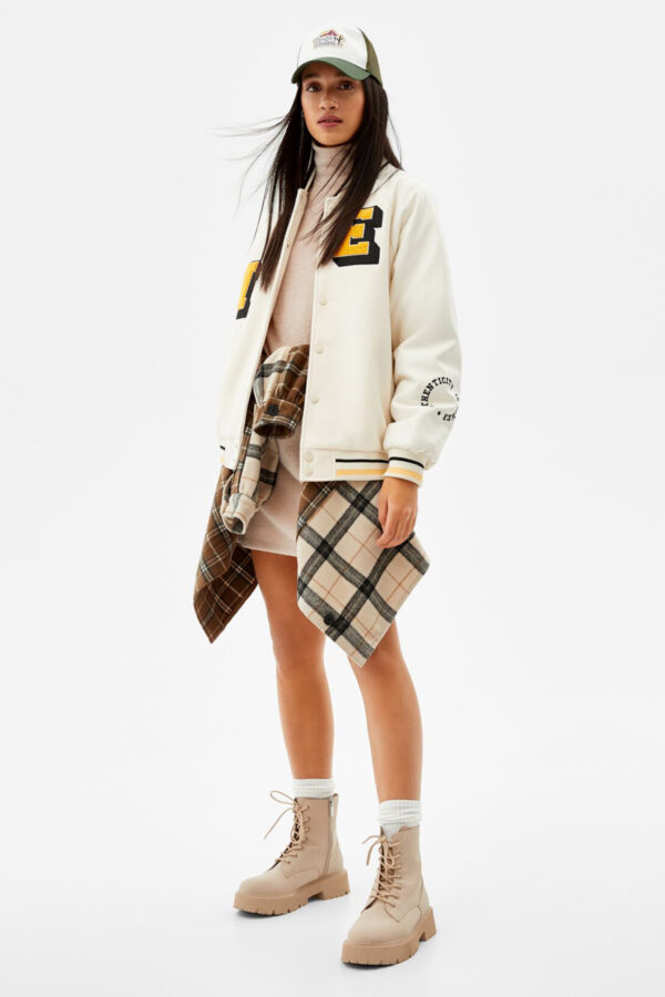 ⁦Varsity Jacket With Patch Details⁩ - الصورة ⁦4⁩