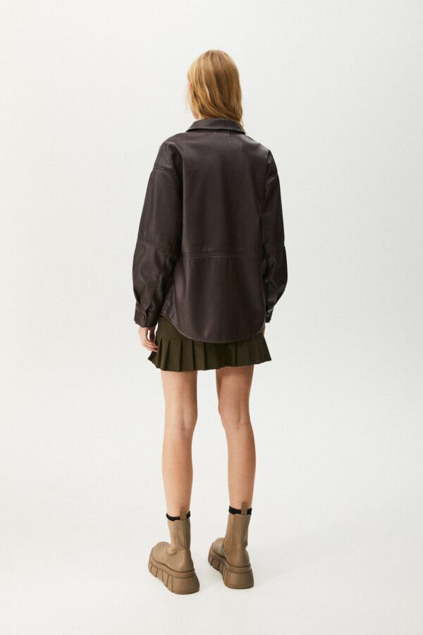⁦Faux Leather Overshirt With Pocket⁩ - الصورة ⁦2⁩