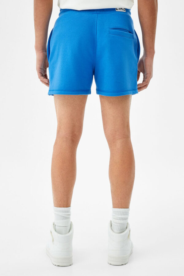 ⁦Plush Bermuda Sweat Shorts⁩ - الصورة ⁦2⁩