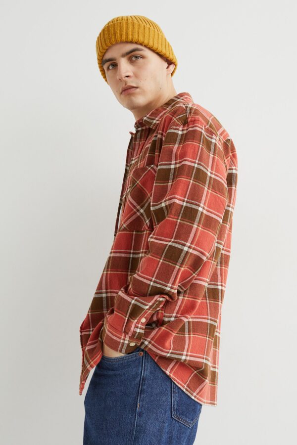 ⁦Relaxed Fit Plaid Flannel Shirt⁩ - الصورة ⁦3⁩
