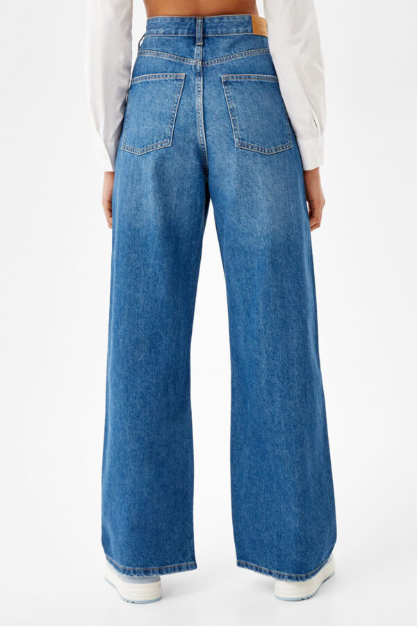 ⁦Ripped Wide-Leg ’90s Jeans⁩ - الصورة ⁦3⁩